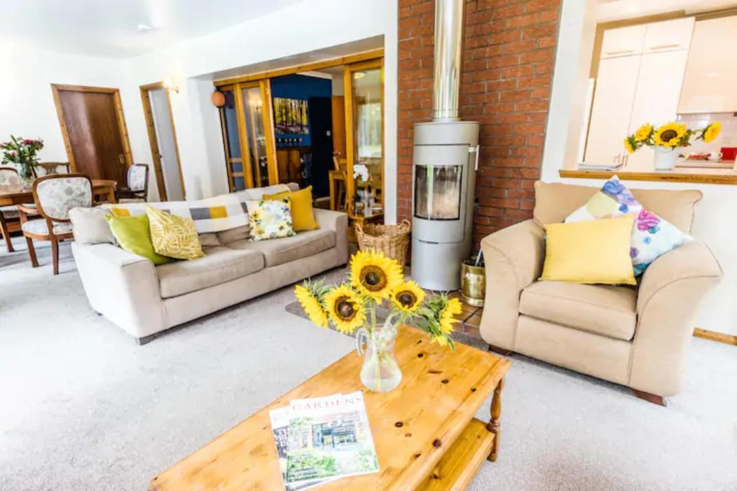 Home Comforts In Peaceful 2 Acres Inverness Exterior photo