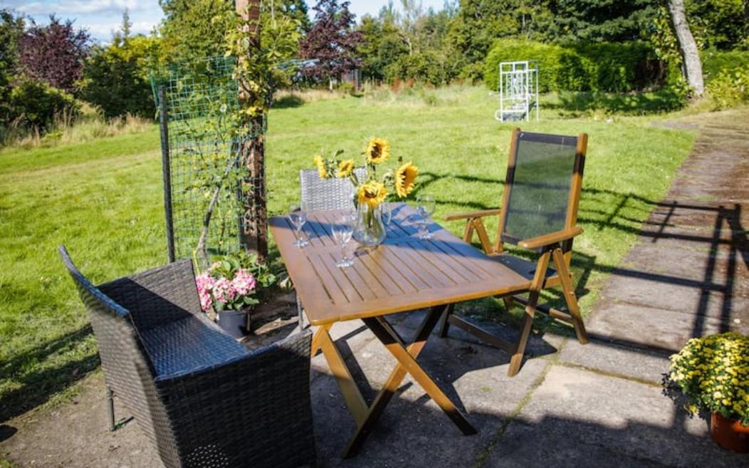 Home Comforts In Peaceful 2 Acres Inverness Exterior photo